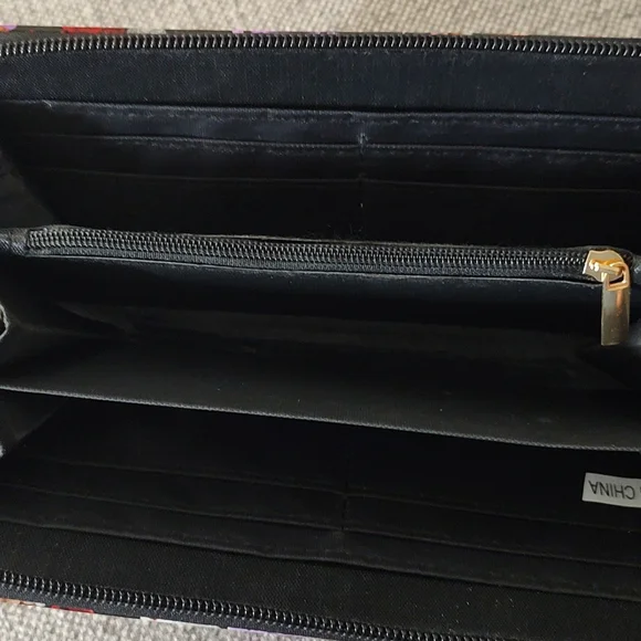 women's handbags - Picture 3 of 4